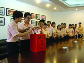 四川汶川發生7.8級地震，全體橙樹人第一時間行動起來