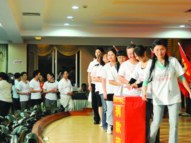 青海玉樹發生7.1級地震，全體橙樹人再次第一時間行動起來為災區人民進行募捐活動。