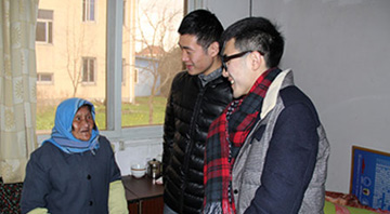 2013年6月，橙樹網(wǎng)絡(luò)舉辦《走進(jìn)敬老院》的活動， 指在通過利用我們空余時間、通過我們同事